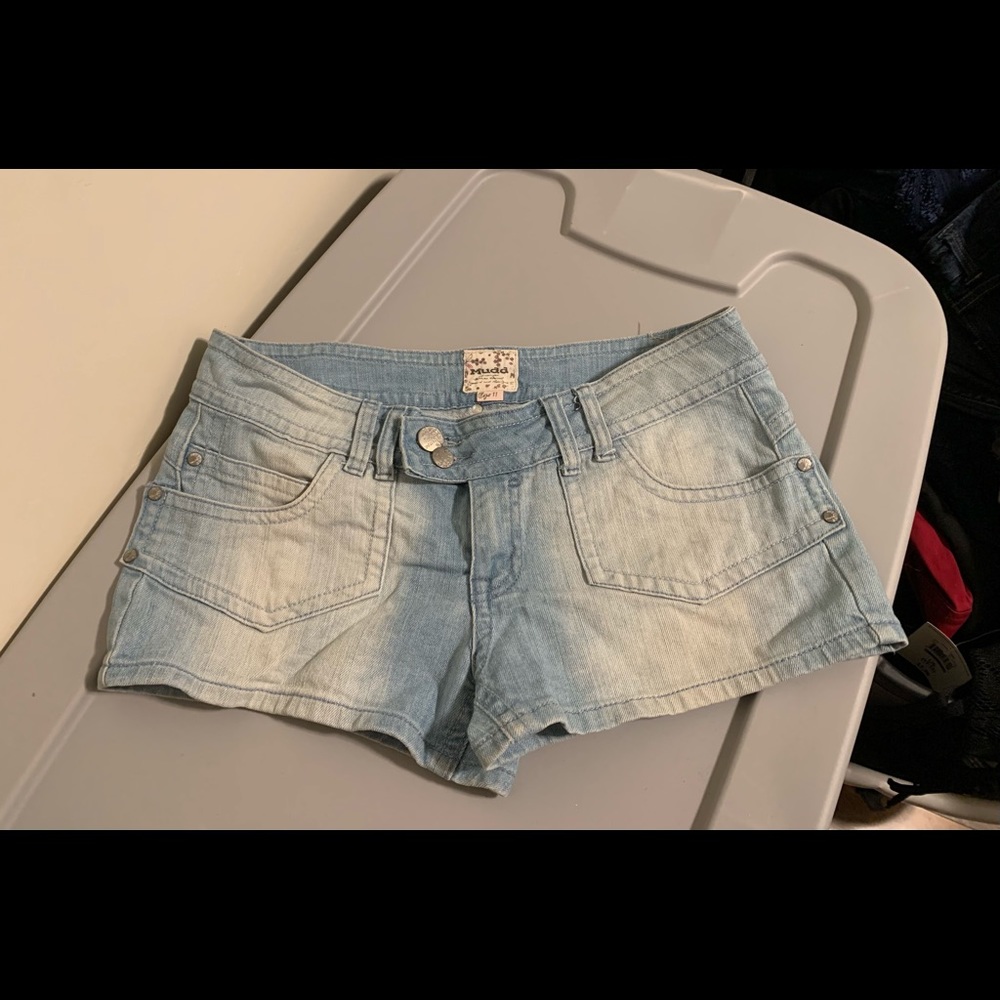 Super cute Mudd jean shorts size 11